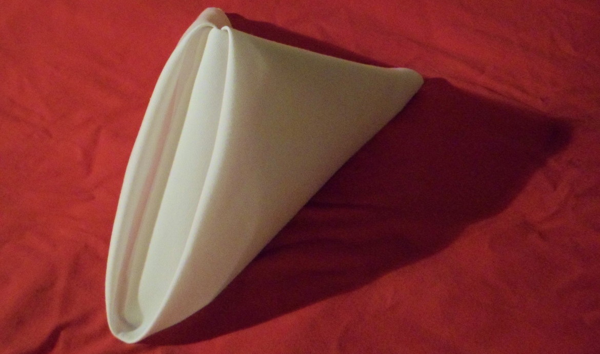 Pyramid napkin outlet folding